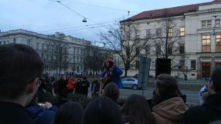 Pochod za slušnosť - zábavné vystúpenie Brno :)