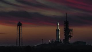 Falcon heavy a Starman