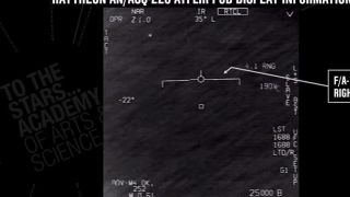 USA zverejnili zábery stretnutia amerických pilotov s UFO