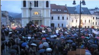 Vlajka USA na Postavme sa za (po)slušné Slovensko 16.3.18