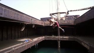 Lyell Grunberg sa najlepšie cíti na slackline