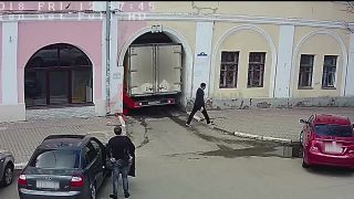 Vjazd zakázaný okrem zásobovania! (Rusko)