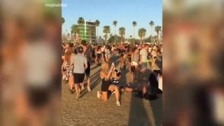 Ľuďom z tých telefónov už ozaj hrabe! (Coachella)