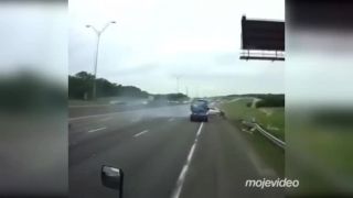 Čelná zrážka na diaľnici (USA)