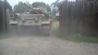 Tank T 34 sa vracia domov 2