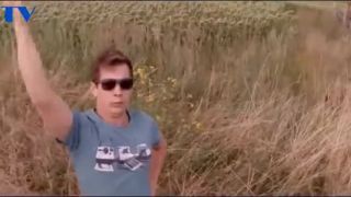 S Hudbou Vesmírnou - Je nám teplo
Slovakia Zem Spieva Hits 2017