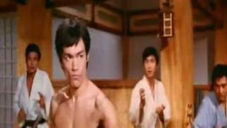 Bruce Lee - bitka v škole