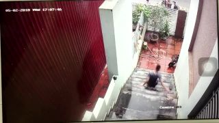 Hlavne že zachránil smartfón (Vietnam)