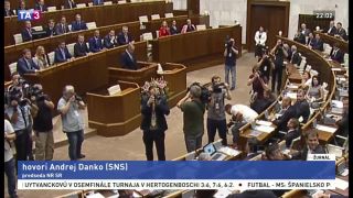 Milan Uhrík o VLASTIZRADCOVI