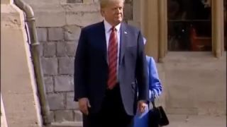 Donald Trump sa stretol s britskou kráľovnou Alžbetou II.