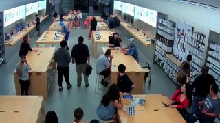 Vykradnutý Apple obchod za pár sekúnd
