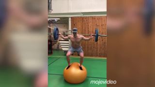 Takto trénujú rovnováhu Švédi z ozbrojených síl