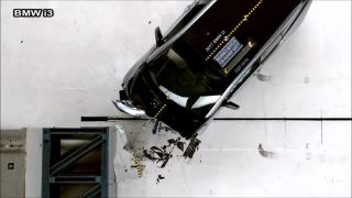 BMW i3 Vs Tesla Model S - Crash test