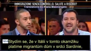 Matteo Salvini školí socialistického politika Khalida Chaoukiho