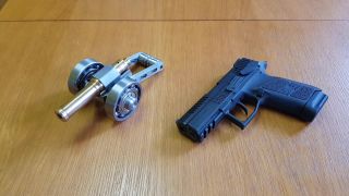 Výkonné miniatúrne delo vs strelná zbraň!
