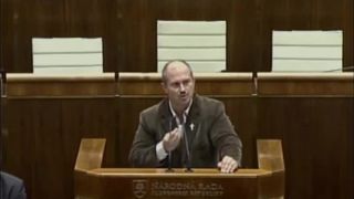Ing.Mgr. Marián Kotleba nebude podporovať LGBT manželstvá.