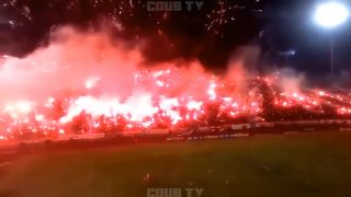 Futbalový štadión bez umelého osvetlenia.