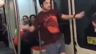 Prišlo to na neho v metre.