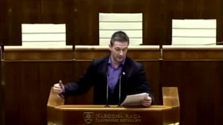 M. Uhrík: povinné zriaďovanie slovenských škôl