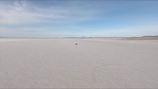 Prelet dronom nad Bonneville Salt Flats v Utahu