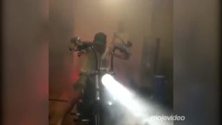 Ako leštia motorkári parkety?