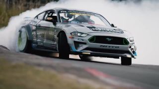 Dajte do rúk profi drifterovi Ford Mustang RTR