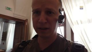 Škandál_ Kameraman TV JOJ napadol novinára Daňa_ Útoky sa stupňu
