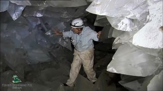 Jaskyňa plná obrovských kryštálov (Mexiko)