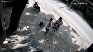 Rozprávam sa pod stromom a zrazu dačo (Vietnam)