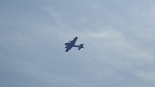 Prelet nad plazou NJ veteran 2sv . 2
