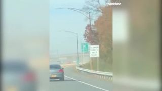 A zrazu sa začalo prášiť (USA)