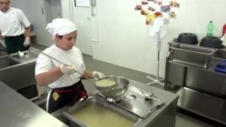 Obedy zadarmo budú už od konca januára. Ministerstvo ale pripúšť