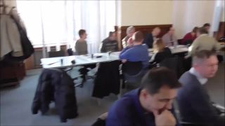 Zhovadilé prasce a sociálny zmier v koncentračnom tábore