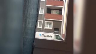 Zásielku si vyzdvihnete na balkóne