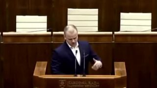 M. Mazurek: uznesenie k Maďarsku a Poľsku