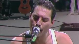 Queen - Live at LIVE AID 1985/07/13 (celý koncert)
