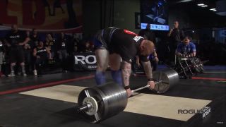 Bjornsson prekonal svoj rekord v mŕtvom ťahu a zdvihol 474 kg