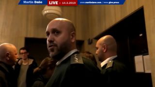 Makarová z "Nastavme korupciu" počas konfrontácie čuší