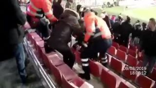 Idiot so svetlicou (Česko)