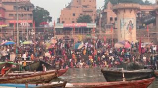 Raňajšia plavba po Gange - posvätnej indickej rieke