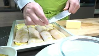 Peter Batthyany pečie Zubáča na citrónoch
