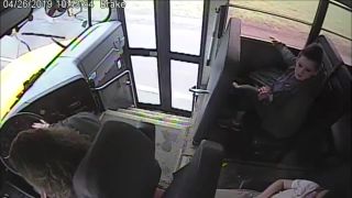 Vodička autobusu zachránila študentovi život (New York)