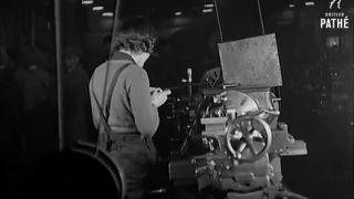 Ženy vo vojenských továrňach (1941)