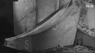 Odlievanie 70 tonovej lodnej skrutky (1948)