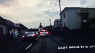 Predbiehanie v nepriehľadnej zákrute