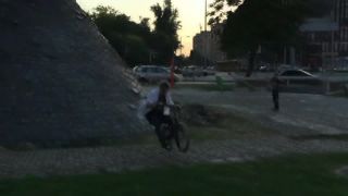 Ako prísť o riaditka z bicykla za pár sekúnd