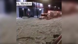 V Mexiku zničilo krupobitie 500 domov, napadlo 1,5 m ľadu