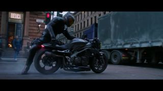 Fast and Furious Presents - Hobbs and Shaw (2019) Brixton