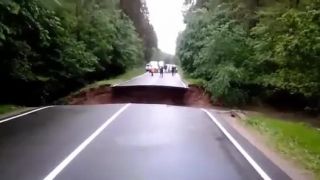 Bola raz jedna cesta, kým silnejšie nezapršalo