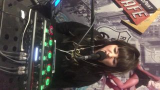 Woman like me / cover loop